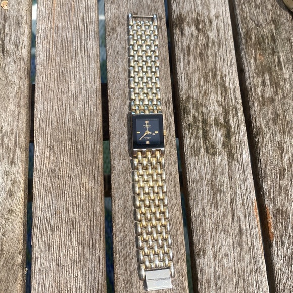 Embassy by Gruen Gold Tone Diamond Quartz Womens Watch Black Dial GEM2411L - Picture 2 of 6